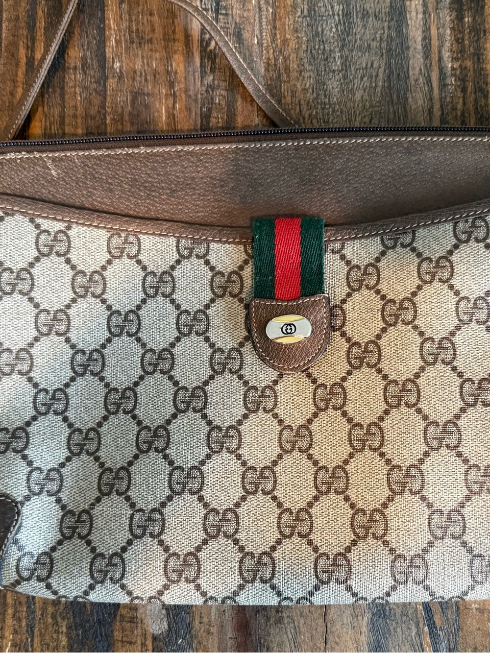 Gucci Beige Brown GG Canvas Crossbody with Red-Green Web Detail - Picture 3 of 15